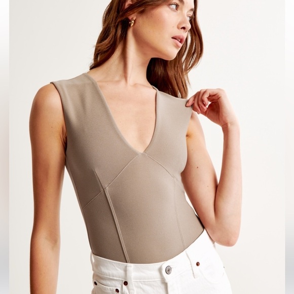 Abercrombie $ Fitch Crepe Plunge Bodysuit in Light Brown Small - Picture 1 of 11